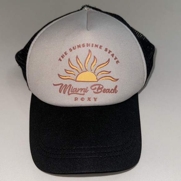 NWOT Roxy ‘The Sunshine State Miami Beach Trucker Hat’ in Black & White OS - Picture 1 of 9